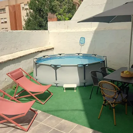 Casa Con Jardín, Aparcamiento